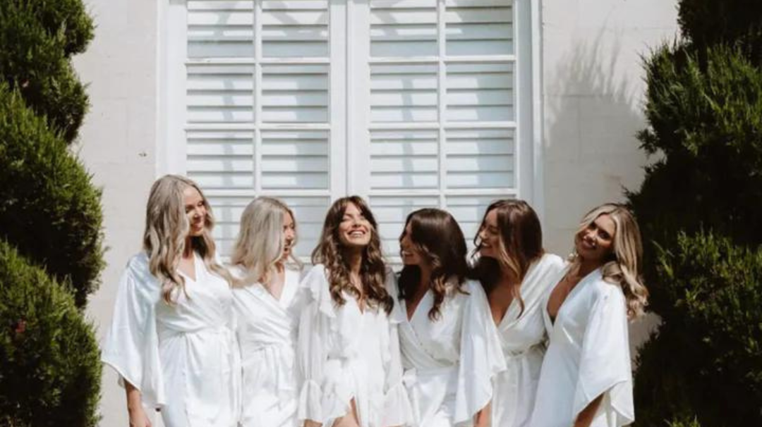 Top 10 Tips for Posing in Pre-Wedding Photos: Capturing Love in Every Frame