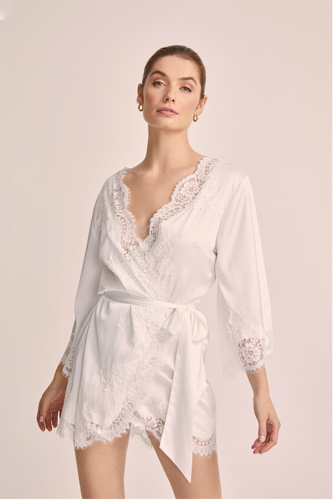 Sian Mini Robe White | Homebodii