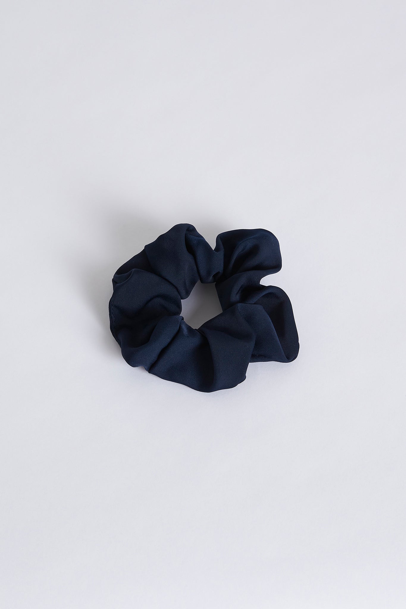 Homebodii Iluka Scrunchie  Navy | Homebodii